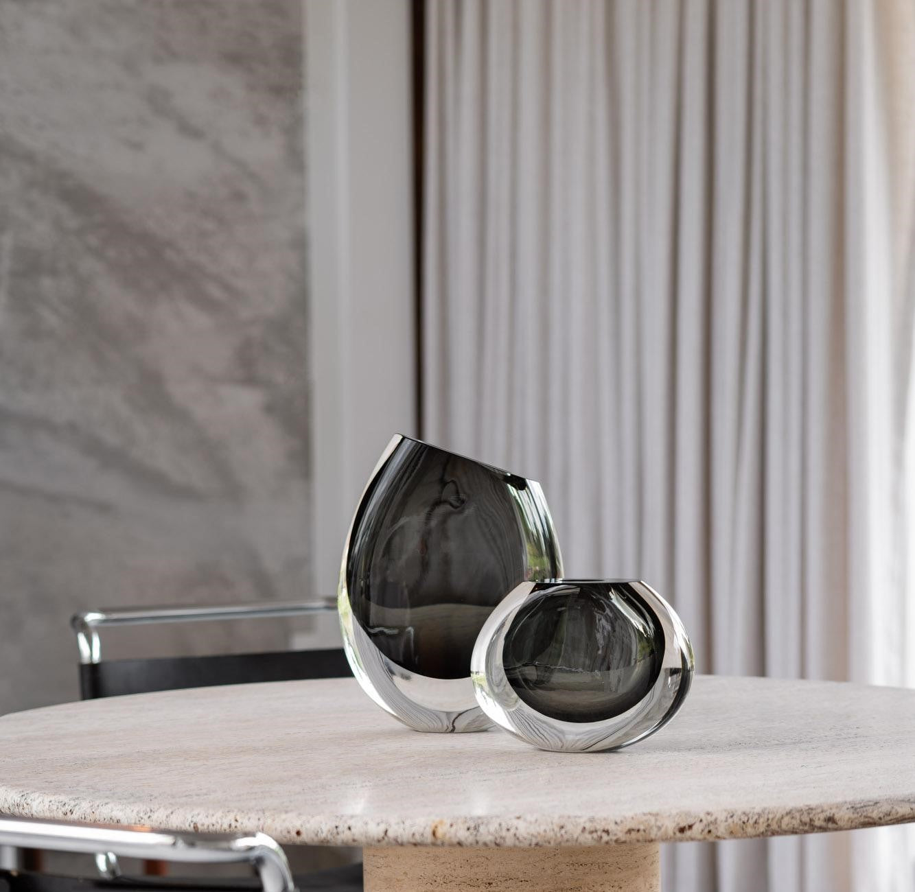 STYLING ITEM - Vase 92 / Cinza (Gray) / 23.5 x 8 x 18.5H