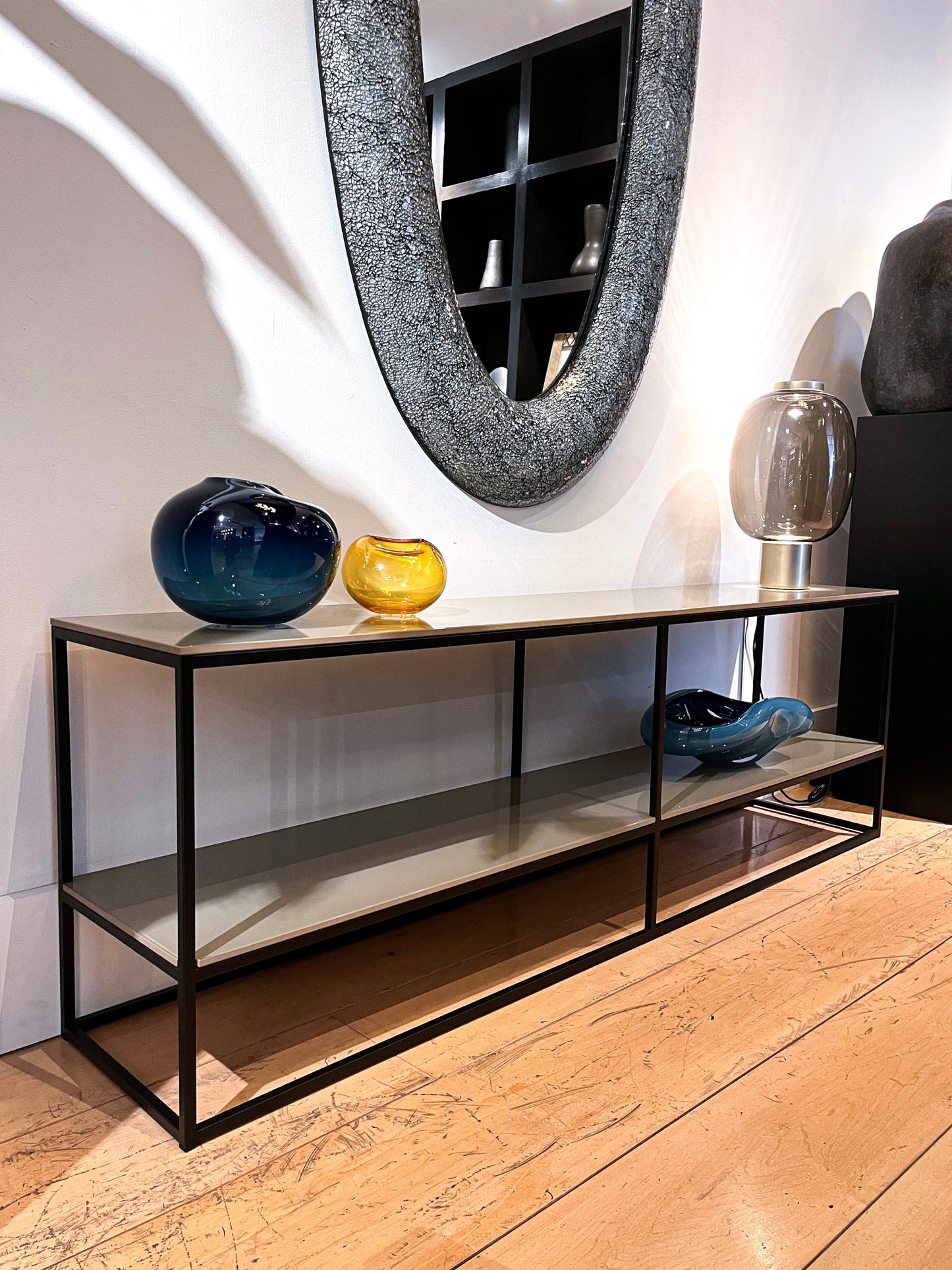 Console - Hardy / 180 x 35 x 58H / Putty / Top back-painted glass