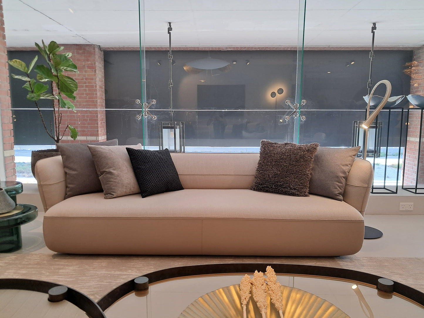 Sofa - Swan / 270 x 93 x 71H/ Flair 168 / 2000 col 24