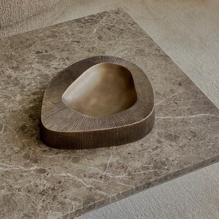 STYLING ITEM - Valley Bowl L / 30 x 26 x 4H / Burnished Brass