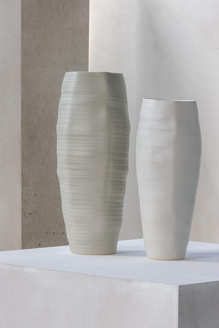 STYLING ITEM - Roccia 3 / White / 19 x 52H / Ceramic