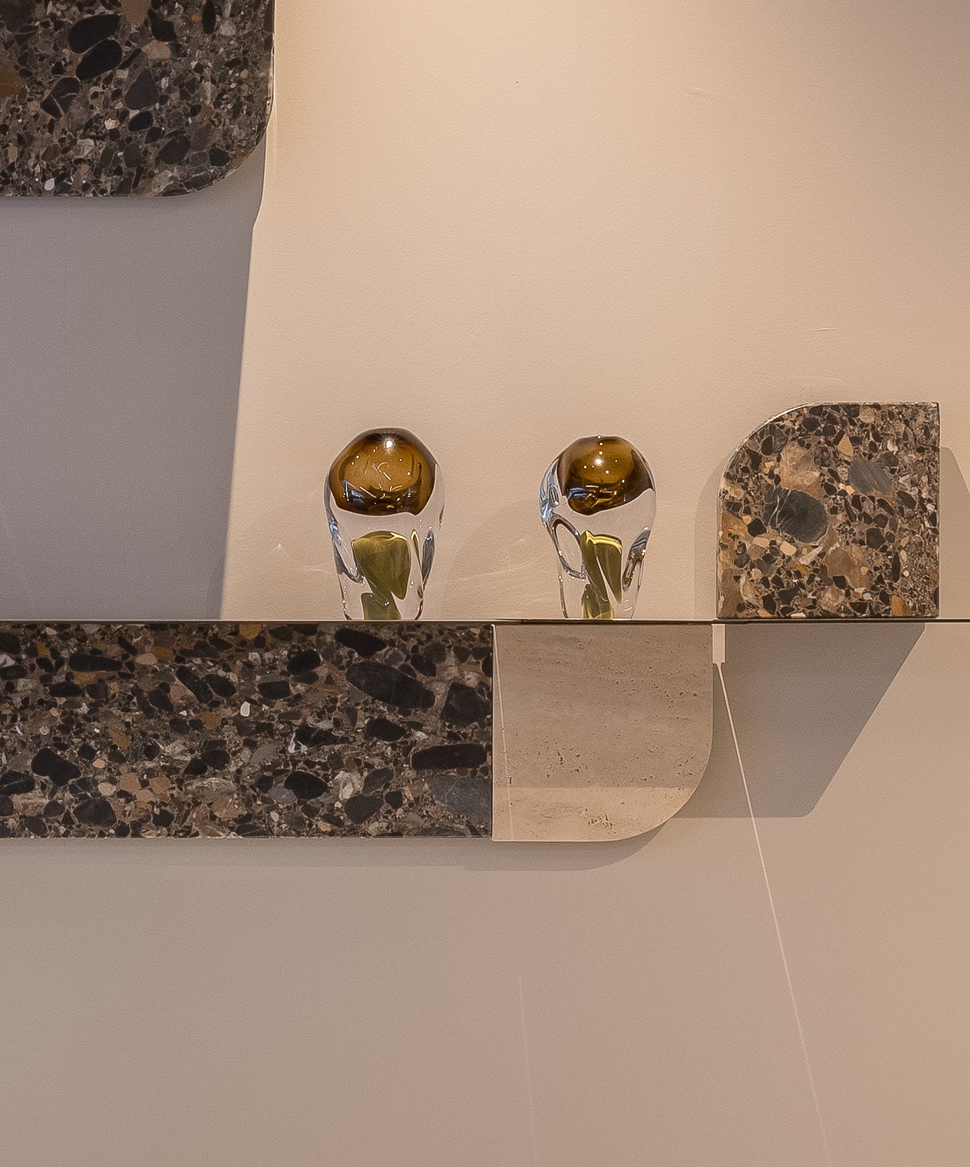 STYLING ITEM - Lava / Pea Green / 13 x 17H / Small