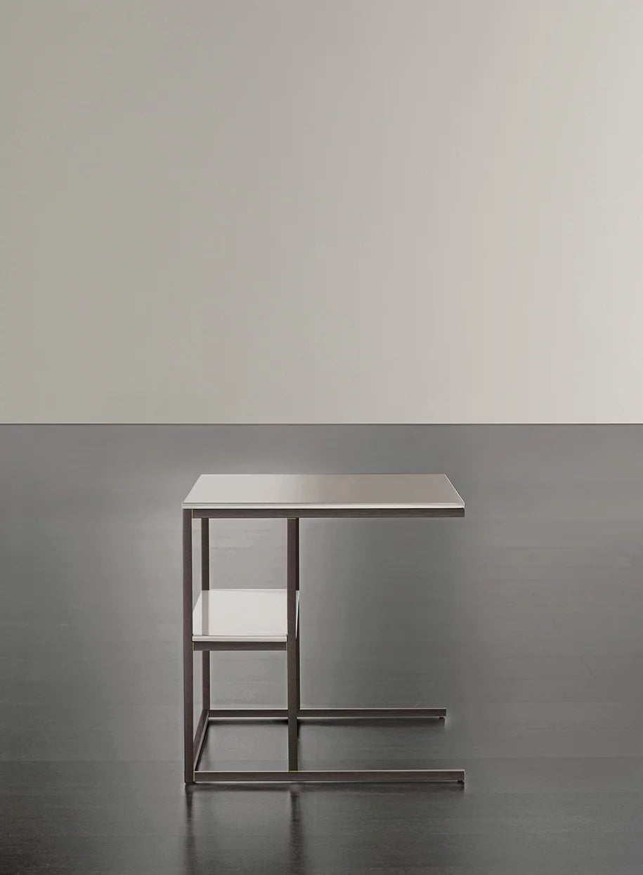 Hardy Uno Side Table Putty Back painted glass – Caspaiou Shop
