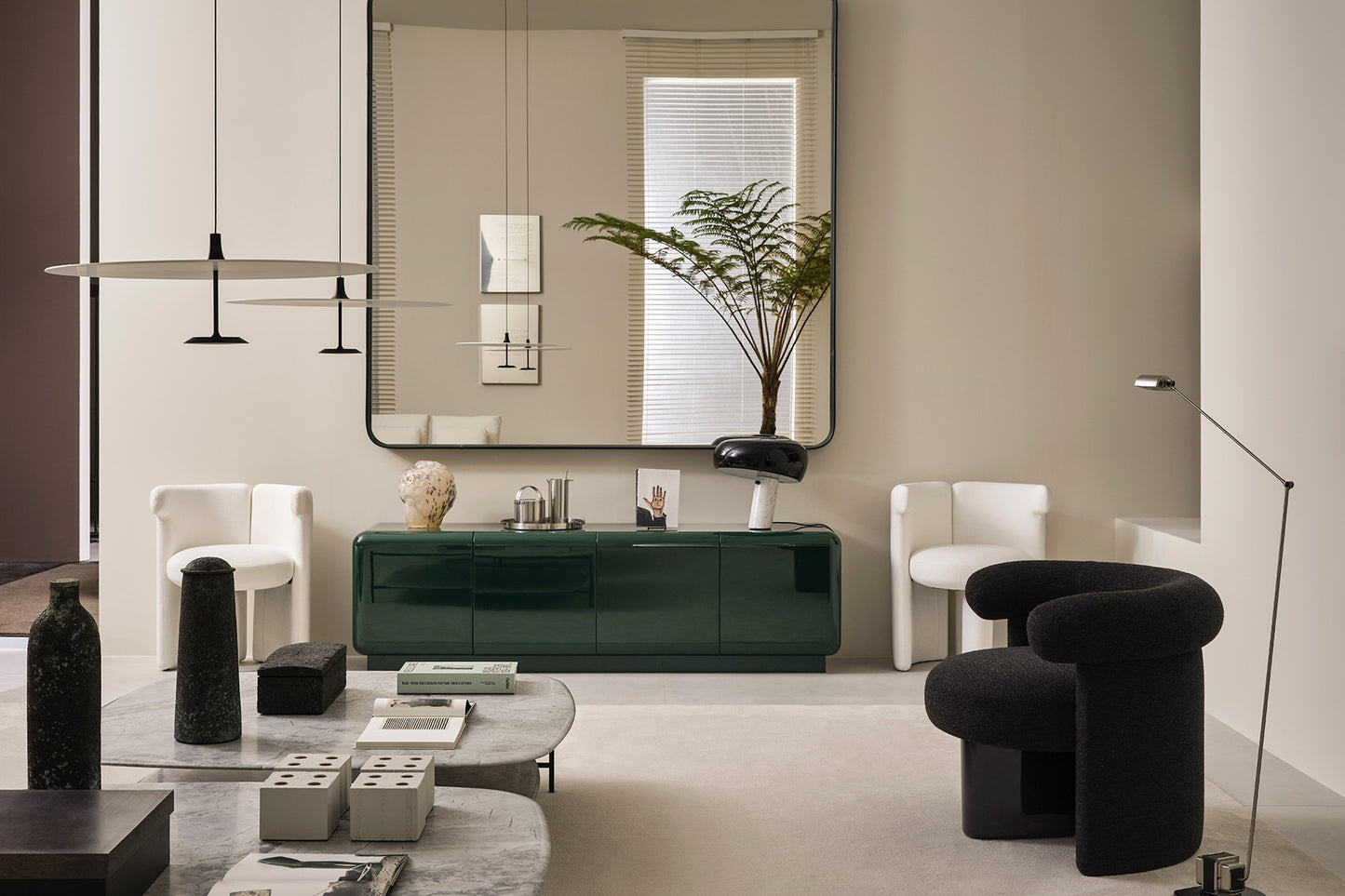 Jeanette Armchair Glossy Lacquered Sand Legs