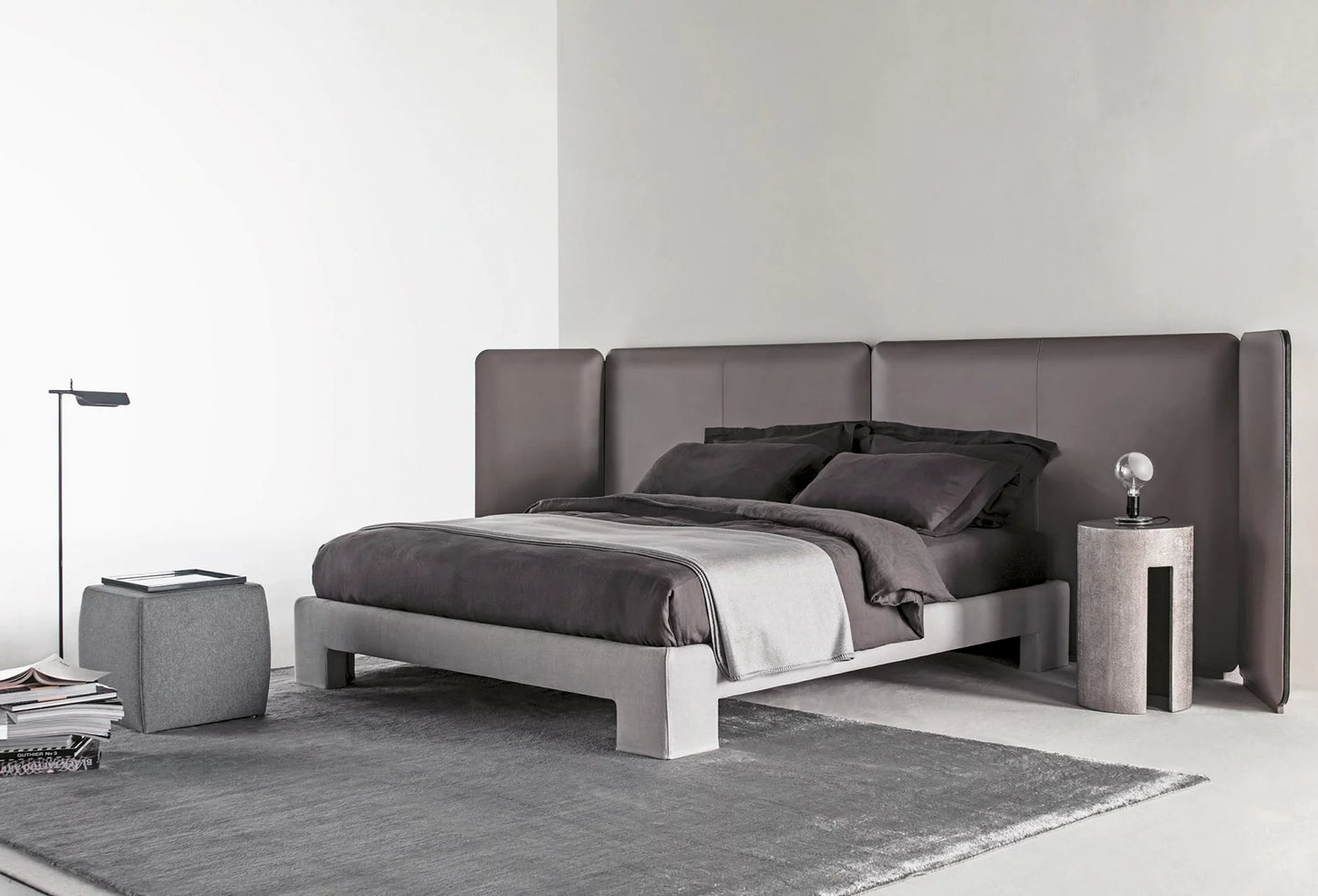 Tuyo Kuoio Bed 200 / Fabric Oslo 01