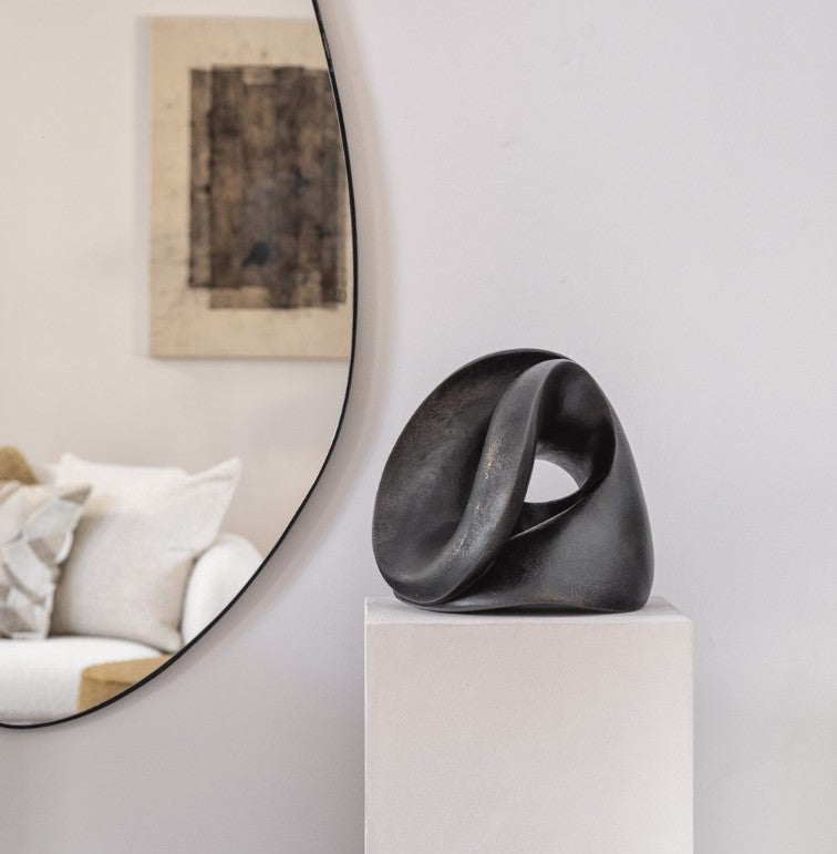 Art - Il Primo / Bronze Sculpture  / 37.5 x 37.5 x 33 / Limited Edition