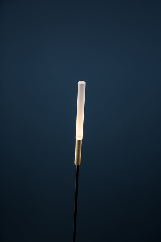 Floor lamp - Syphasera / Black Stem / Brass  / Opaline Glass / 80H / Cable 240 cm