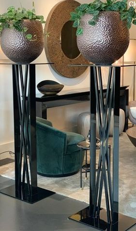 Pedestal - Cross / 50 x 34 x 132H / Black / Glossy Lacquered metal