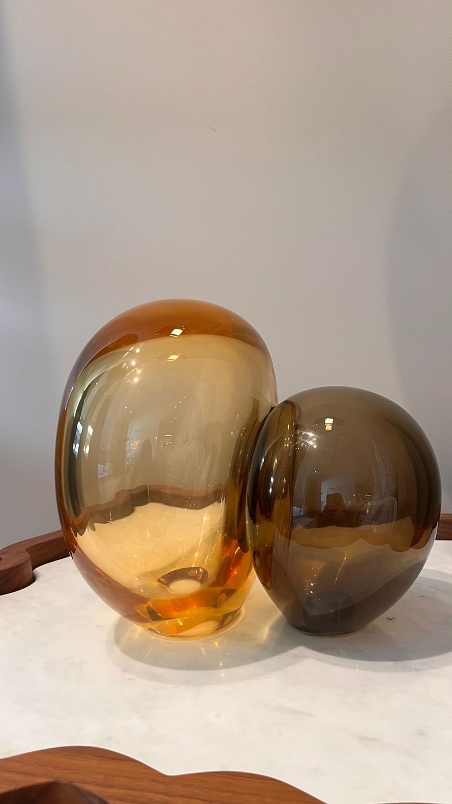 STYLING ITEM - Close Encounters / 29 x 21 x 22 / Fume & Amber / Glass