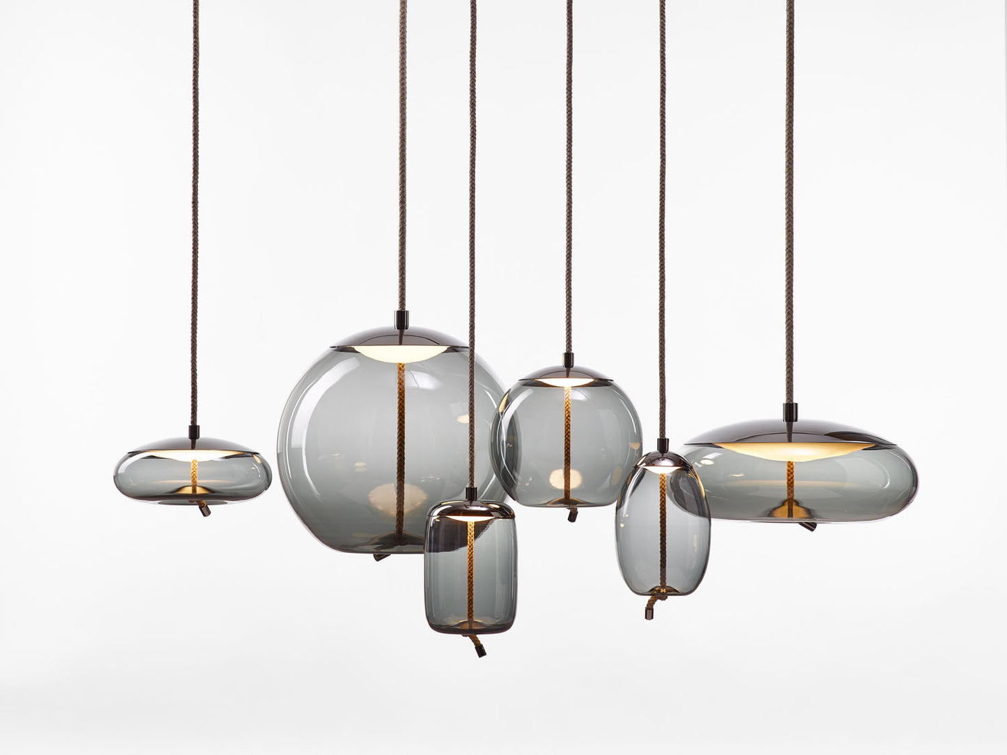 Chandelier I Pendant - Knot Small Uovo / Smoke Grey Glass / Brushed Champagne Lacquer / D18 x 29h