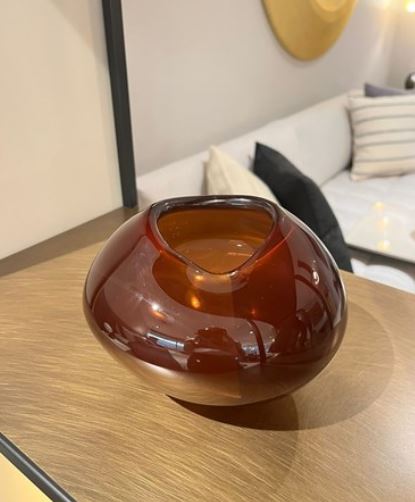 STYLING ITEM - Vase KH Caillou / 15 x 11H / Cognac / Glass