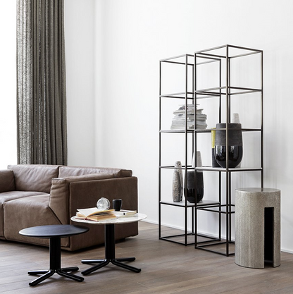Gong Side Table Glossy resin jute