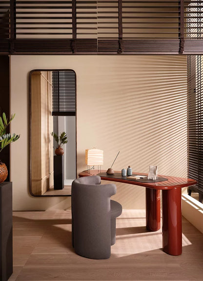 Henry Desk Glossy Lacquered with saddle leather pad