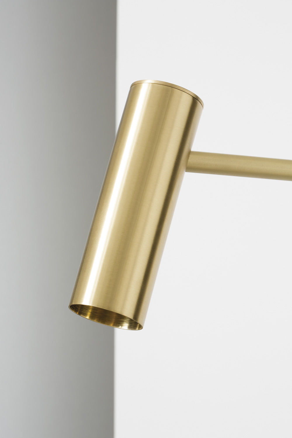 Heron Floor lamp Satin brass w/ Honed black marquina marble