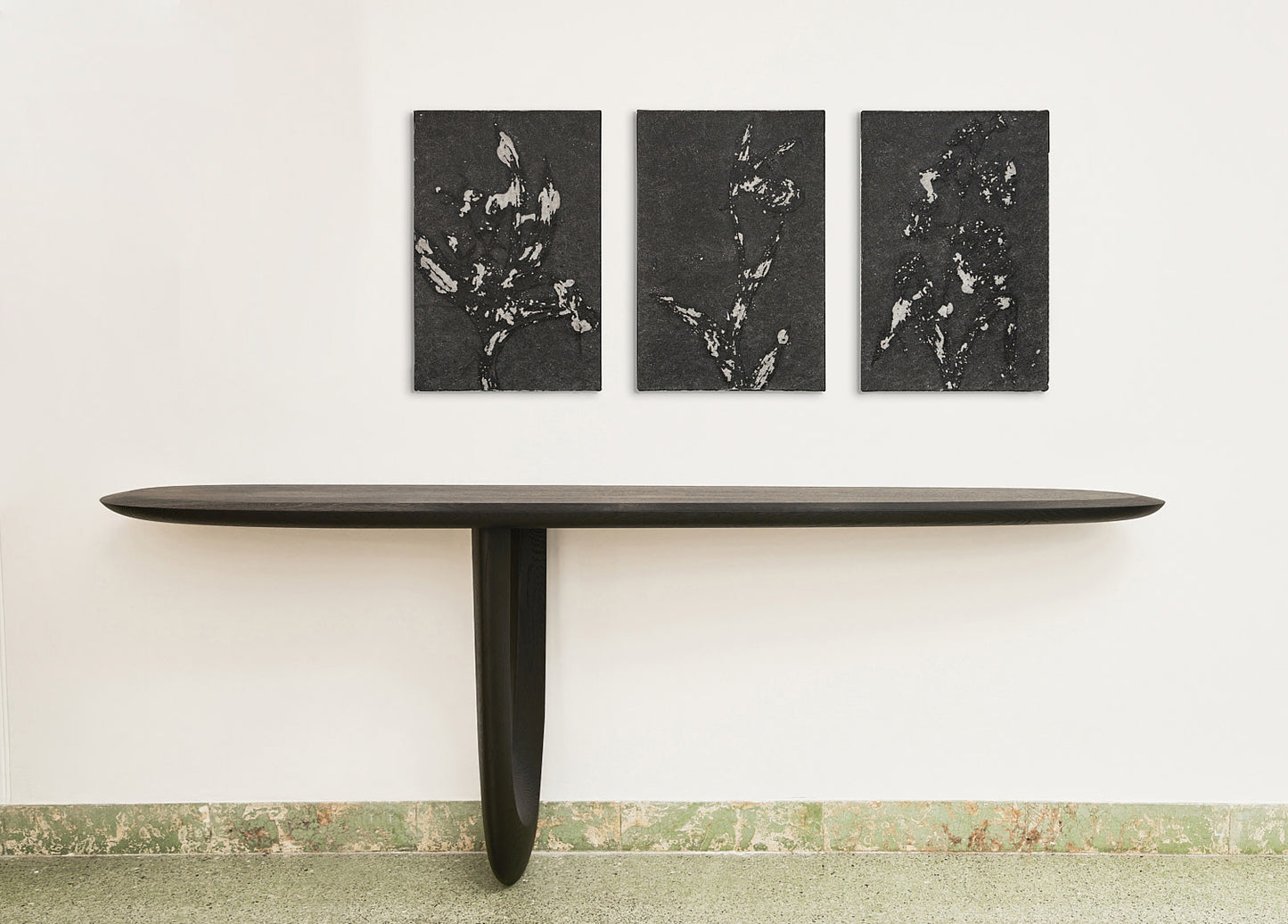 Savignyplatz Console Black Pepper Oak