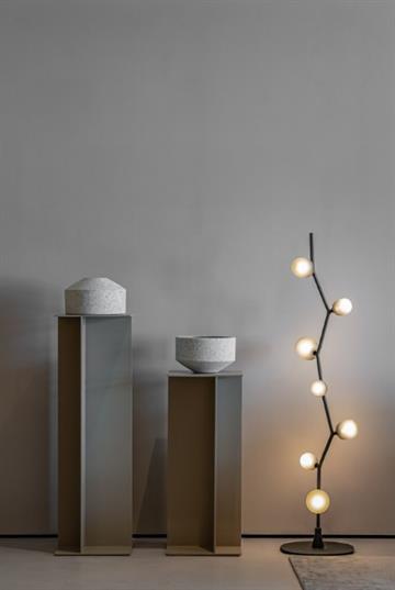 Linear L Metal Pedestal Grey