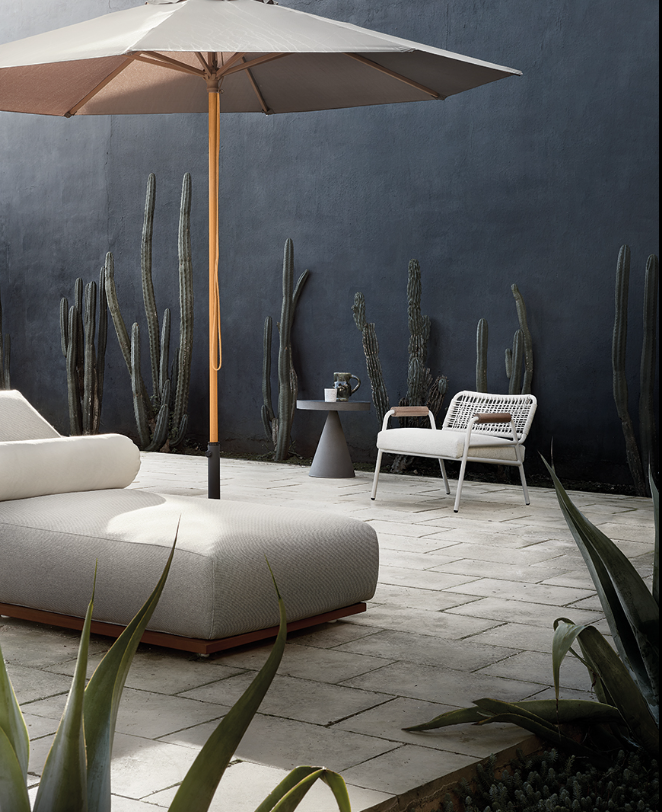 Claud Open Air Relax Lounge Bed